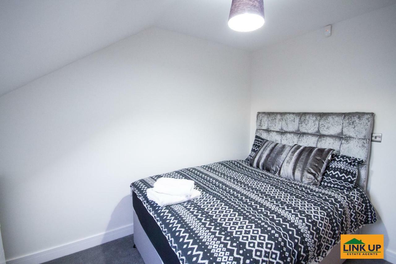 Holden Court Apartments - Apt 6 West Drayton  ภายนอก รูปภาพ